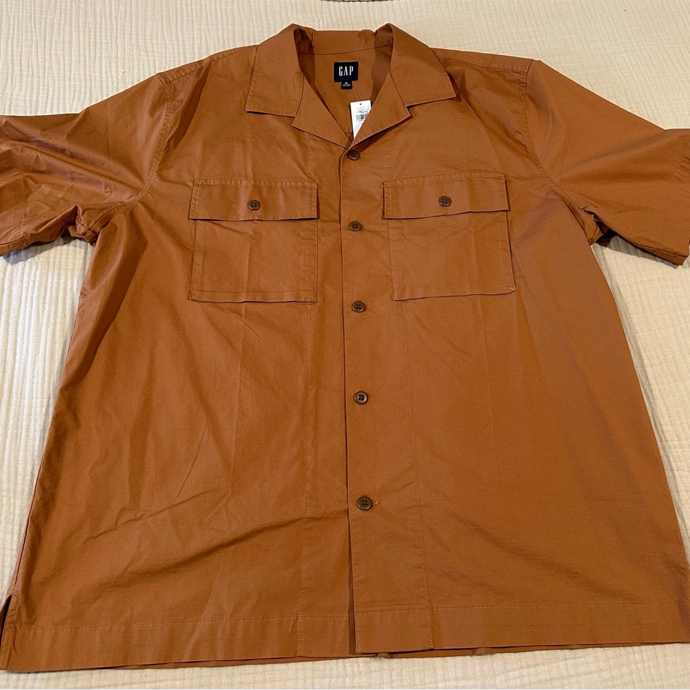 GAP Brown Short Sleeve Button-Up Shirt